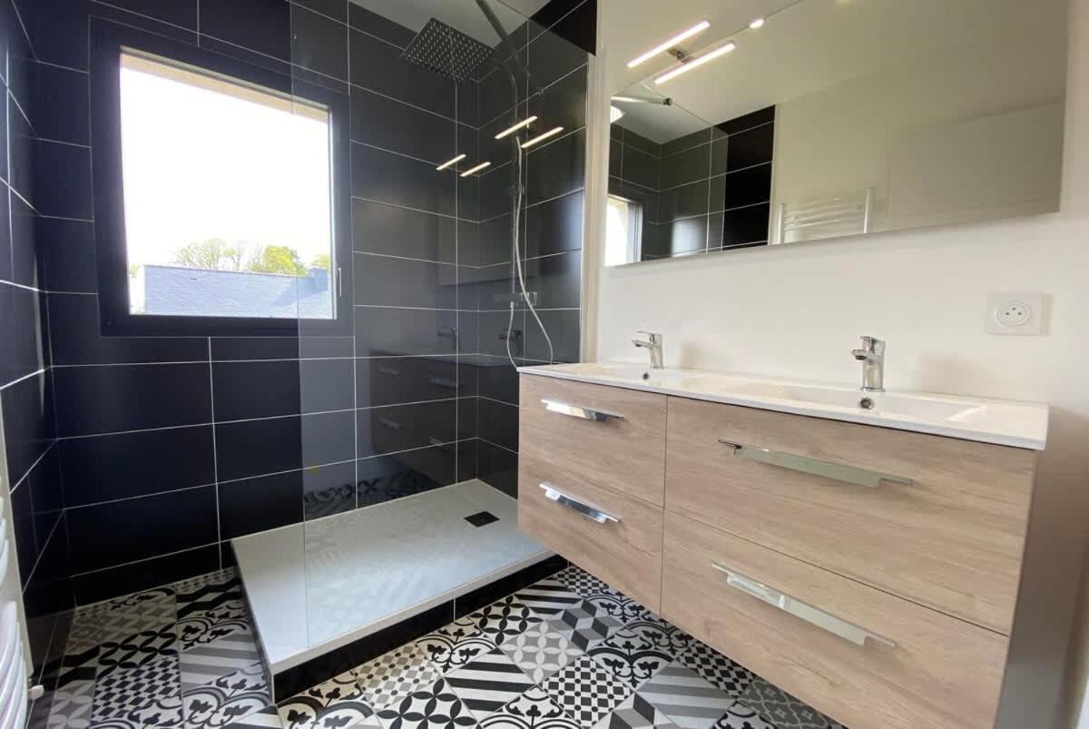 Carantec 4 Stars Villa With Jacuzzi And Garden For 8 Persons Exteriör bild