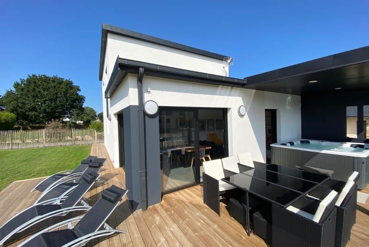 Carantec 4 Stars Villa With Jacuzzi And Garden For 8 Persons Exteriör bild