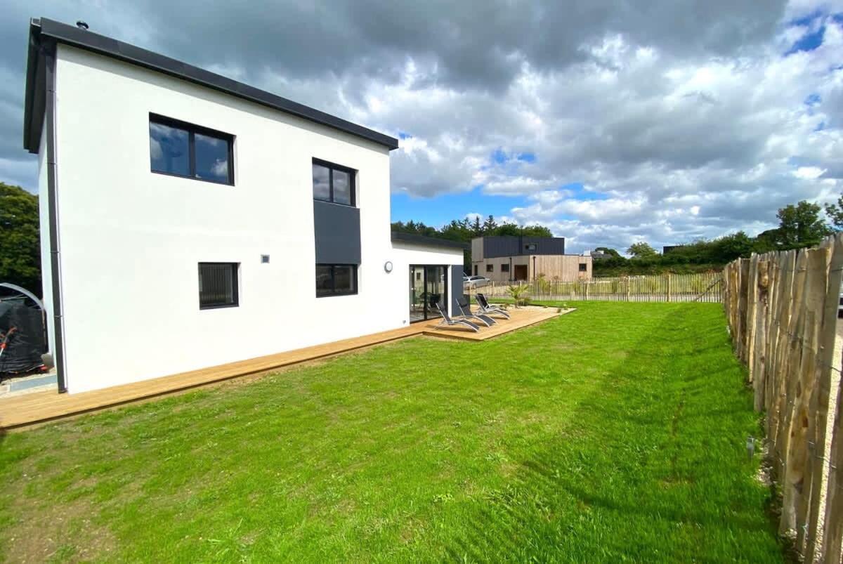Carantec 4 Stars Villa With Jacuzzi And Garden For 8 Persons Exteriör bild