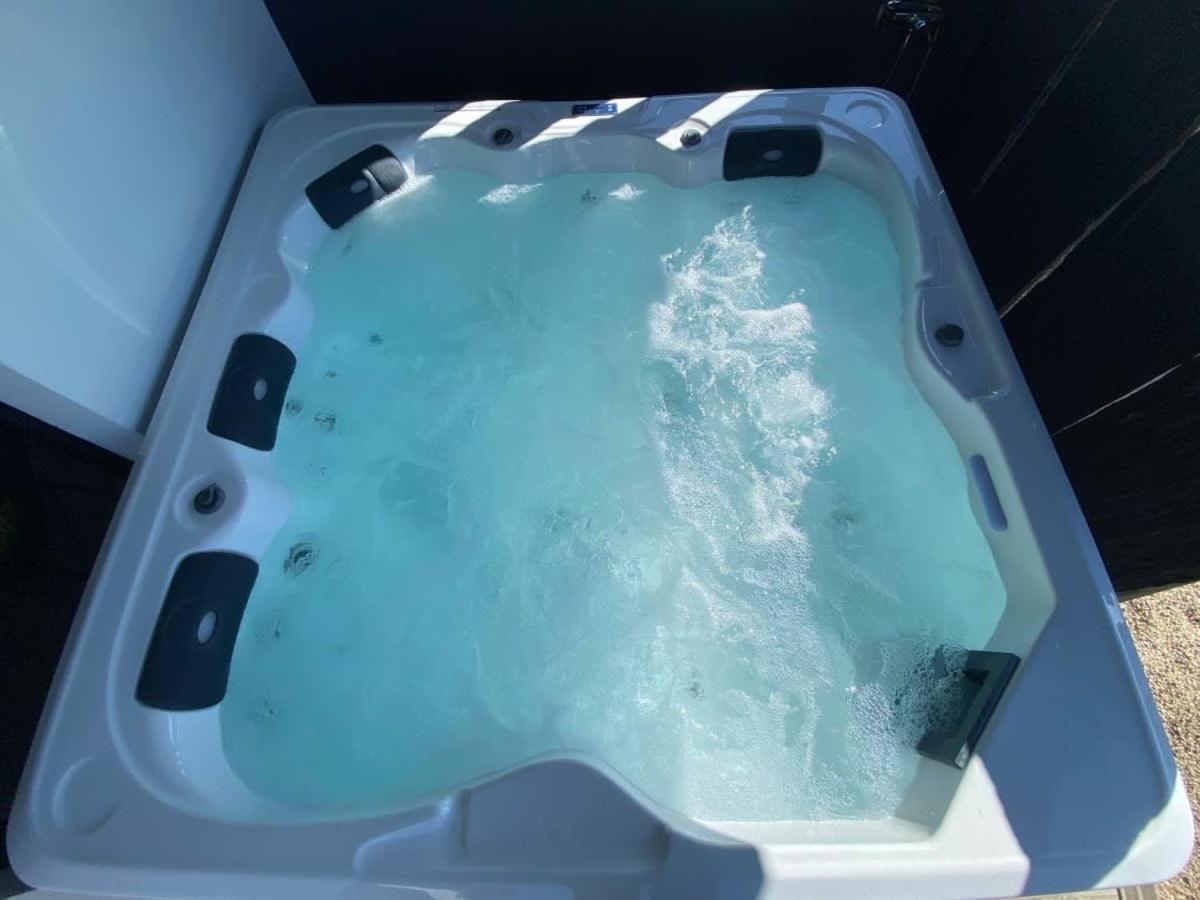 Carantec 4 Stars Villa With Jacuzzi And Garden For 8 Persons Exteriör bild